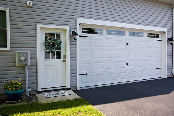 24/7 Emergency Garage Door Panel Replacement experts in Covington County County, MS